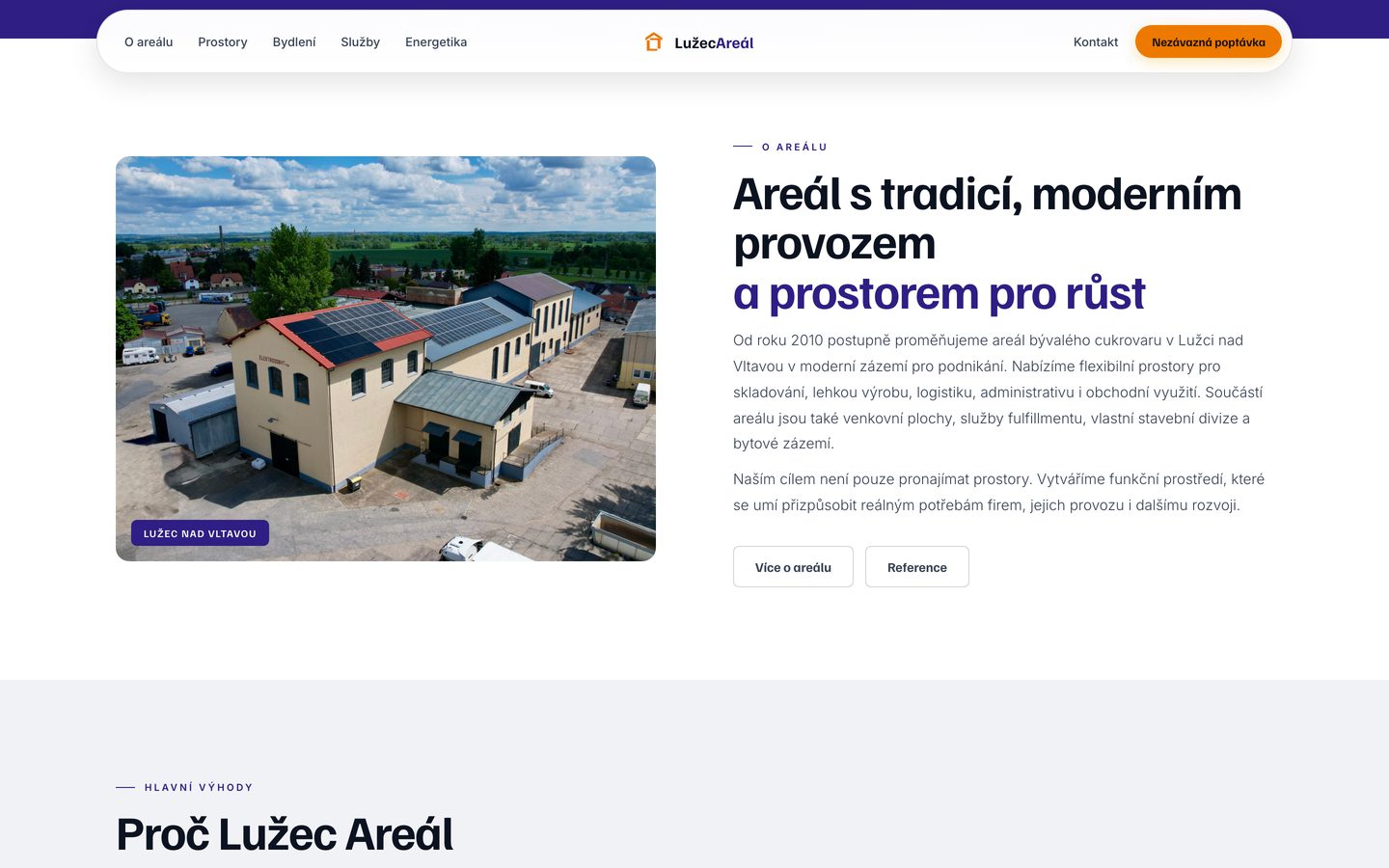 Sekce O areálu na webu Lužec Areál: letecká fotka budov se solárními panely vedle textu o areálu.